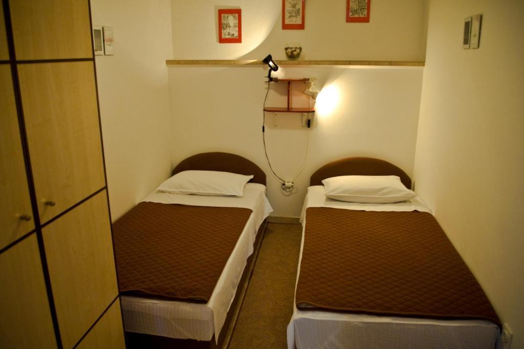 Guest House Kuzmanic Hvar Island Pokoj fotografie